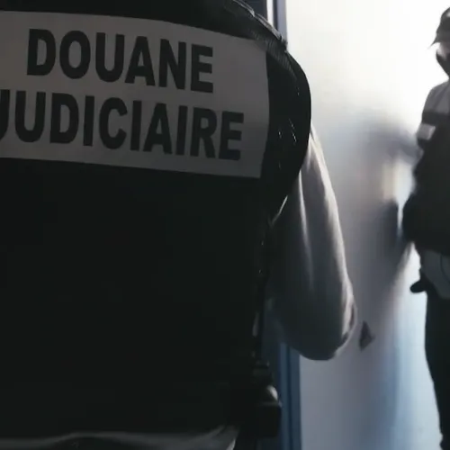 Près de 6 tonnes de tabac de contrebande saisis par les douaniers...