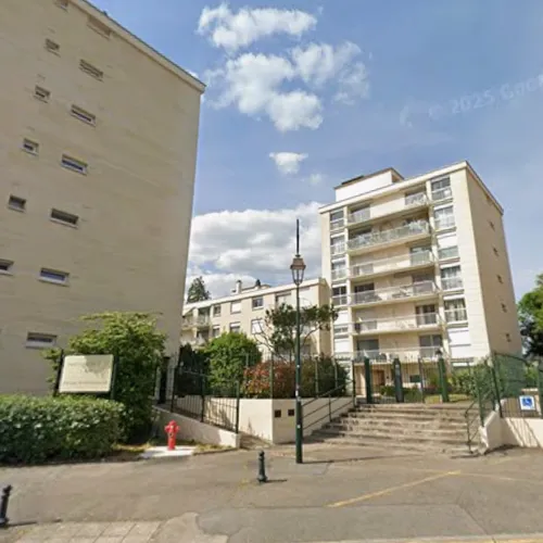 Une jeune femme agressée sexuellement dans son hall d’immeuble à...