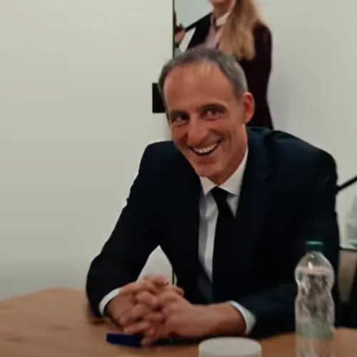 Raphaël Glucksmann sera le candidat du PS et de Place publique à la...