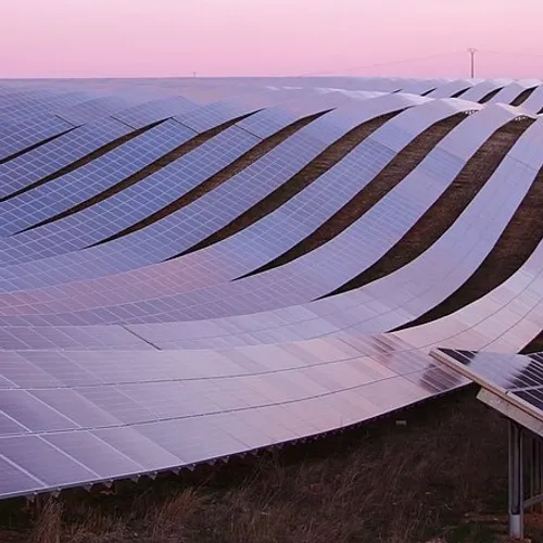 De nombreux emplois portés par le secteur de l'énergie solaire dans...