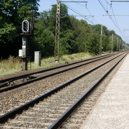 Fontainebleau : un homme de 21 ans mortellement percuté par un train