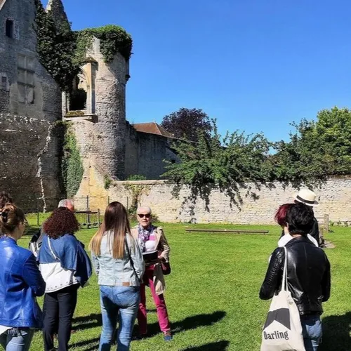 Senlis raconte deux mille ans d’histoire au fil de ses rues