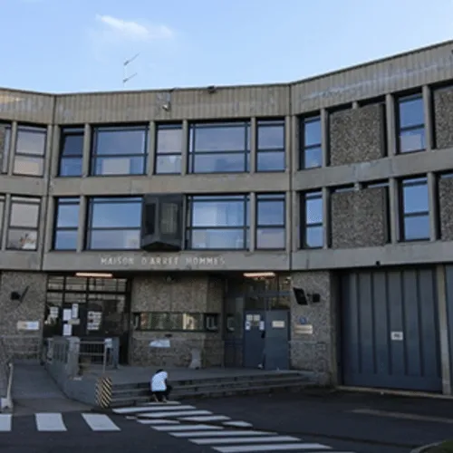 Fouilles à Fleury-Mérogis : saisie de produits illicites ou interdits 