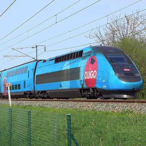 Un train Ouigo bloqué des heures après des incidents dans les...