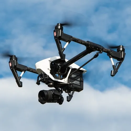 Pourquoi tous ces drones dans le ciel de Beynes ?