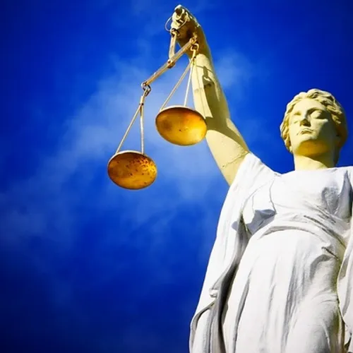 Le psychiatre et « gourou » présumé de l’Oise reste en prison