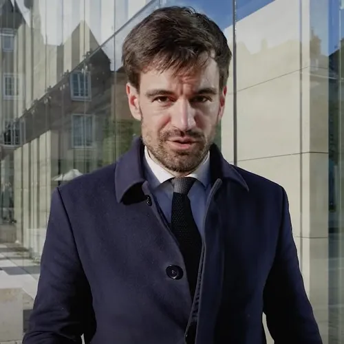Le maire de Chartres demande l’annulation des concerts de Patrick...