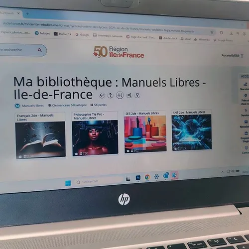 Île-de-France : les manuels scolaires numériques font de la résistance