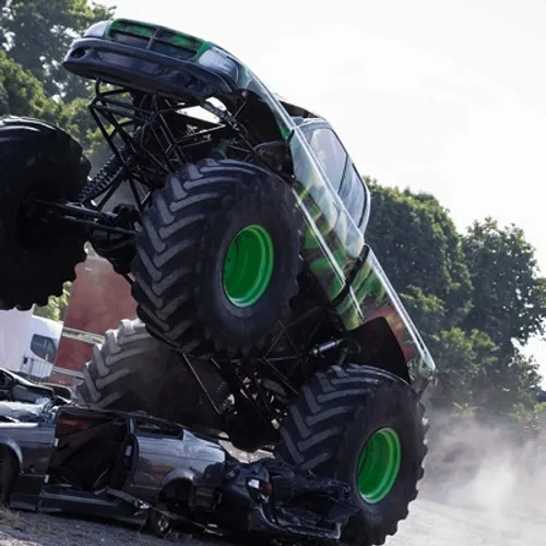 Le show de Monster Truck de Vernouillet maintenu malgré...