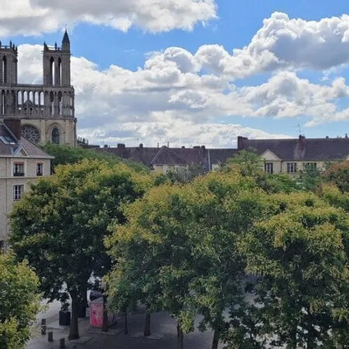 Mantes-la-Jolie : une fillette de deux mois sauvée par un agent de...