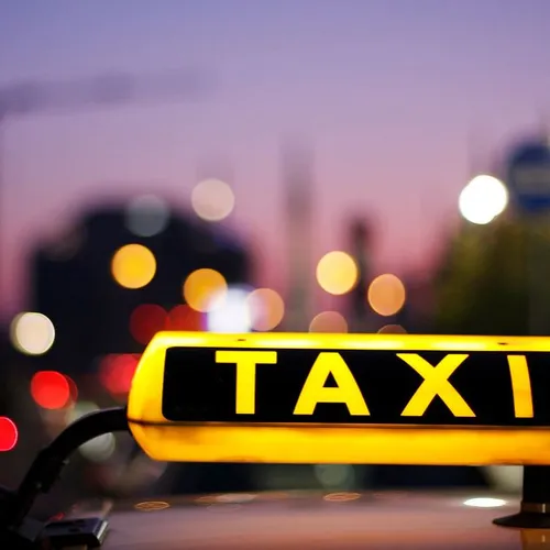 Île-de-France : les taxis en colère ralentissent la circulation ce...