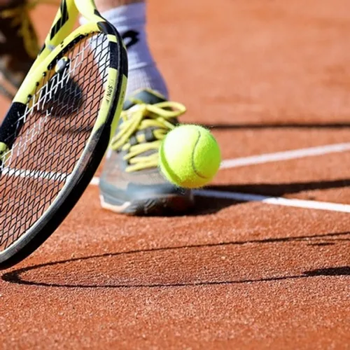 Cloyes-les-Trois-Rivières : le prof de tennis envoyait des messages...