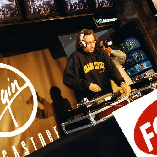 DJ Set Virgin Megastore