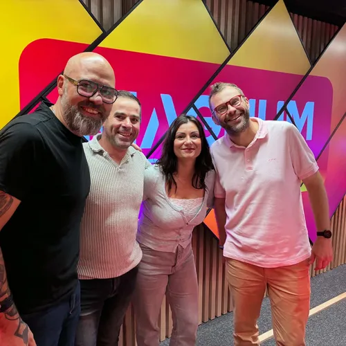 STEPHANE ET NEJLA DE L'AMOUR EST DANS LE PRÉ