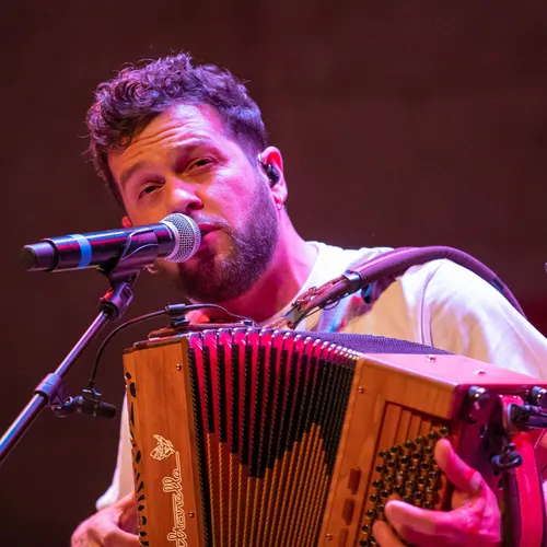 Claudio Capéo en showcase Vibration à la Halle aux Grains de Blois