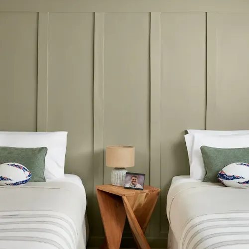 7/ Antoine Dupont Airbnb