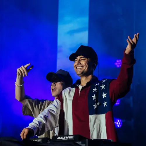 TRINIX "Emorio" (LIVE)