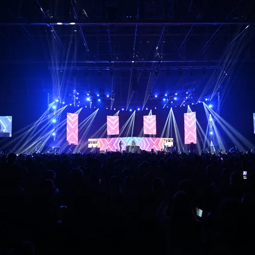 #GRAND LIVE CONTACT FM À DOUAI