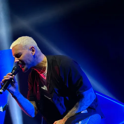 CONTACT VIP - ARENBERG CREATIVE MINE - MATT POKORA