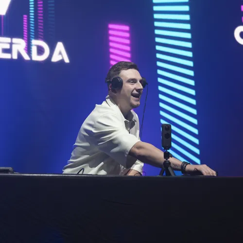 Contact VIP - DJ Adriàn Verdà - 10 octobre 2025 à l'Elispace de Beauvais