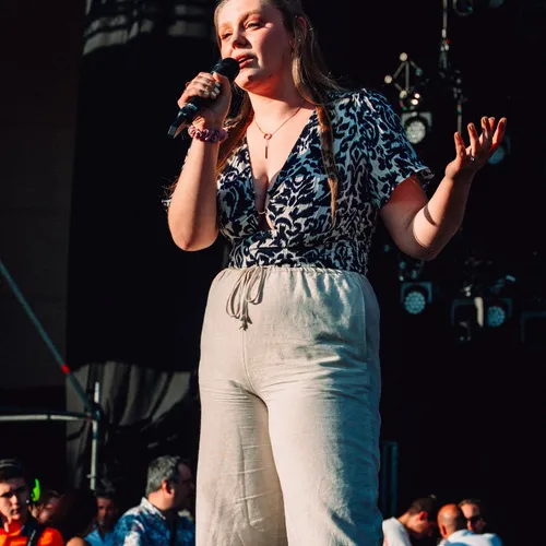 Océane, gagnante du casting "mon premier Grand Live Radio Contact" - 9 juillet 2025 à Calais
