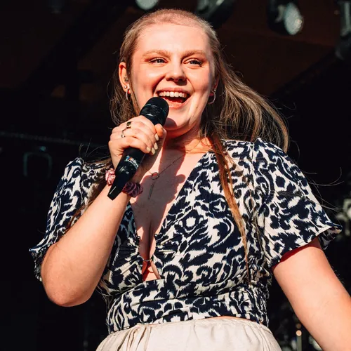 Océane, gagnante du casting "mon premier Grand Live Radio Contact" - 9 juillet 2025 à Calais