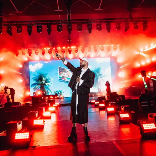 Keen'V - Grand Live Radio Contact - 9 juillet 2025 à Calais