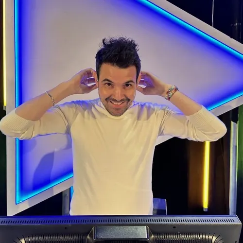 Kendi - Radio Contact - 300323