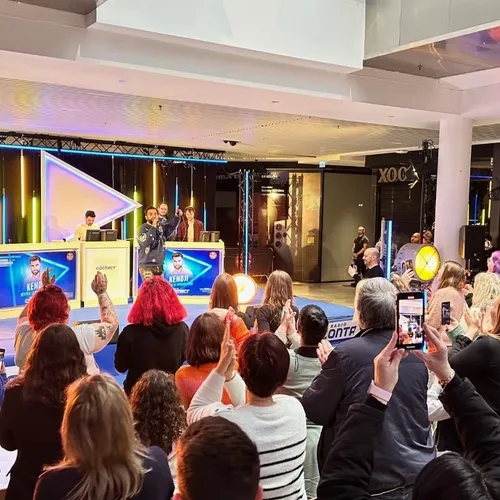 Kendi - Radio Contact - 300323