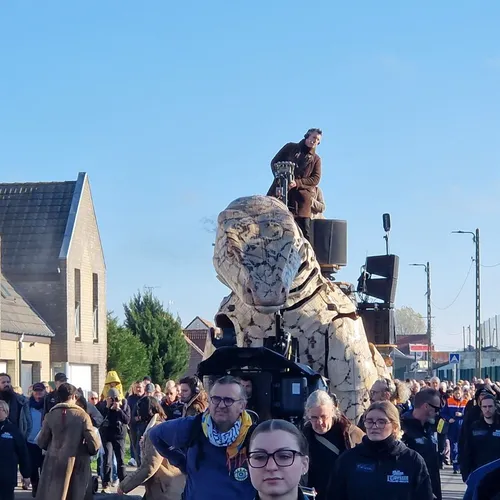 Le Varan de voyage vient de débarquer à Calais, le début de trois...