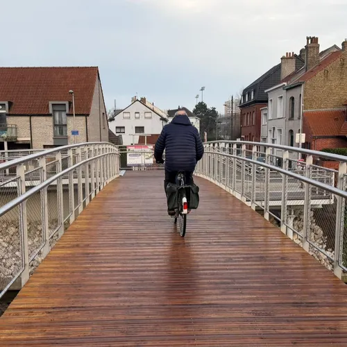 Une passerelle toute neuve pour relier Dunkerque et...