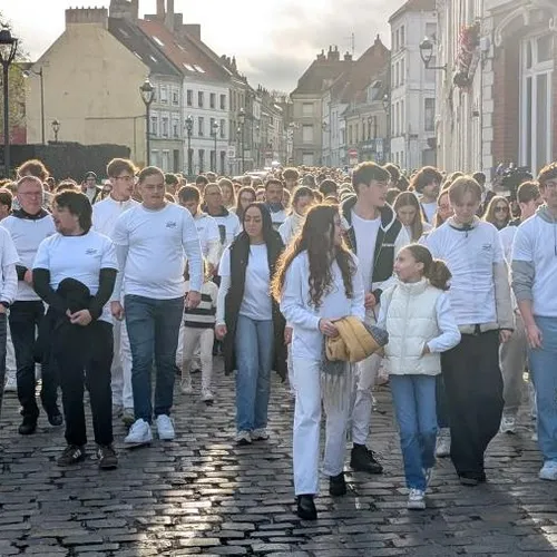 Saint-Omer : beaucoup de monde à la marche blanche pour rendre...