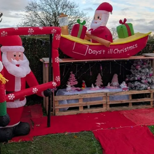 Helfaut : un jeune passionné de décorations de Noël attire les plus...