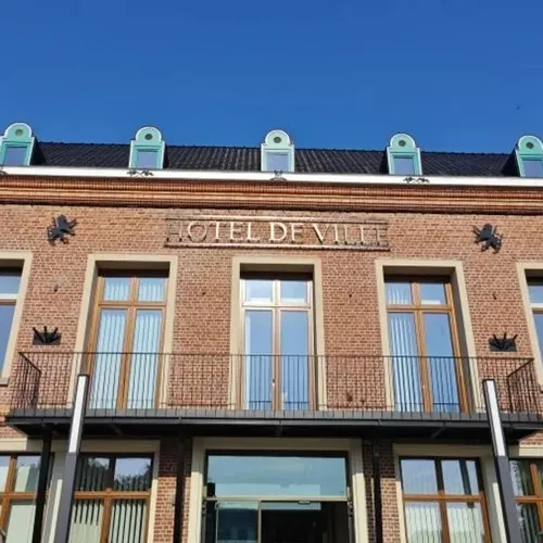 La mairie de Wormhout a retrouvé ses quatre murs et son toit