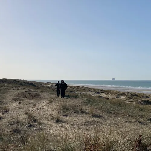 Côte d'Opale : dix militants britanniques d’extrême droite...