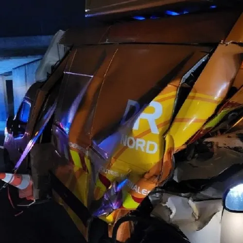 Un camion de la DIR Nord percuté de plein fouet par une voiture sur...