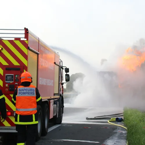 Coudekerque-Branche ; un véhicule en feu et des perturbations sur...
