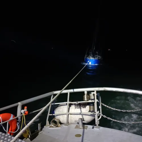 Un voilier assisté par le SNSM au large de Calais