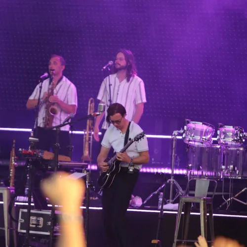 Caravan Palace a fait danser le public, au son de l'électro swing.