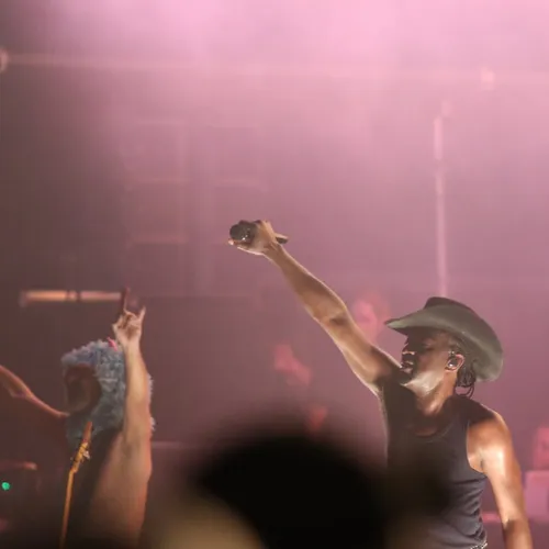 FFF, groupe de rock emblématique des années 1990, a réussi à faire chanter tous les festivaliers.