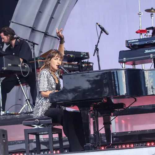 Juliette Armanet, au piano pour le V and B Fest 2023