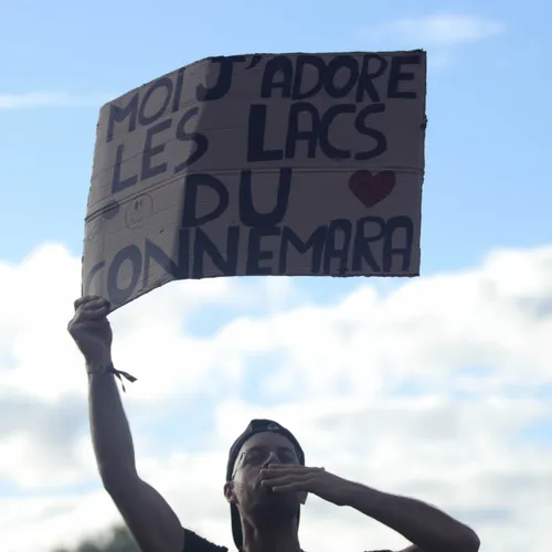 Un clin d'oeil à l'actualité auquel Juliette Armanet a répondu "moi aussi" en souriant.