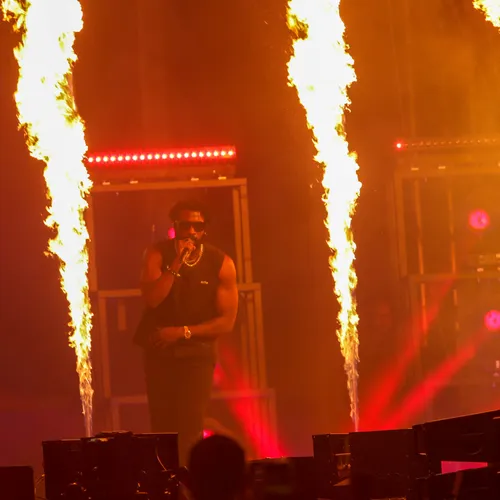 Damso était en feu... Il a même offert sa Rolex à un festivalier.