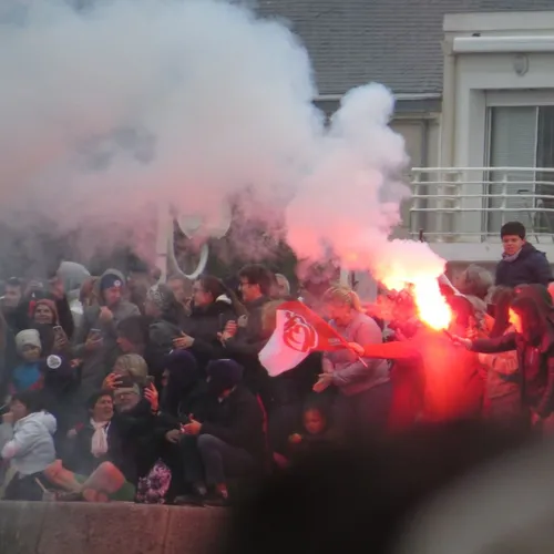 Supporter fumigène_10 11 24_Marie Chevillard