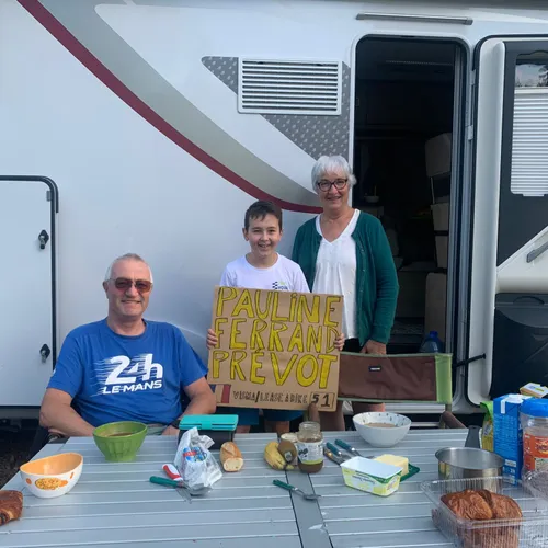 Les premiers étaient là dès la veille et ont petit-déjeuner sur place.