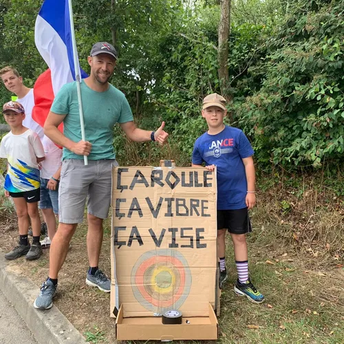 Olivier et Lucas, habitants du coin, étaient sur le bord de la route à Saint-Michel-et-Chanveaux.