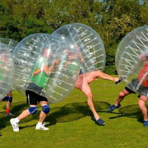 Du Paint-Ball pour les pitchouns, du Bubble-Foot et même du VTT...