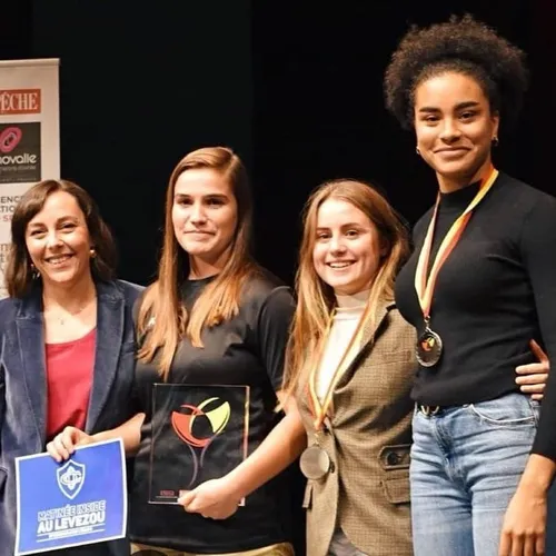 Mais oui, les filles aussi jouent au rugby...