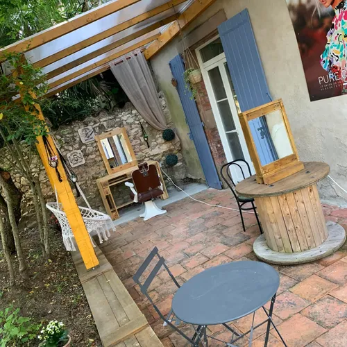 Se faire coiffer en plein air ?