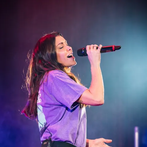 Jenifer TOP MUSIC VIP émission On Est Tous Debout Vox Strasbourg 2022 @René Higelin Photography